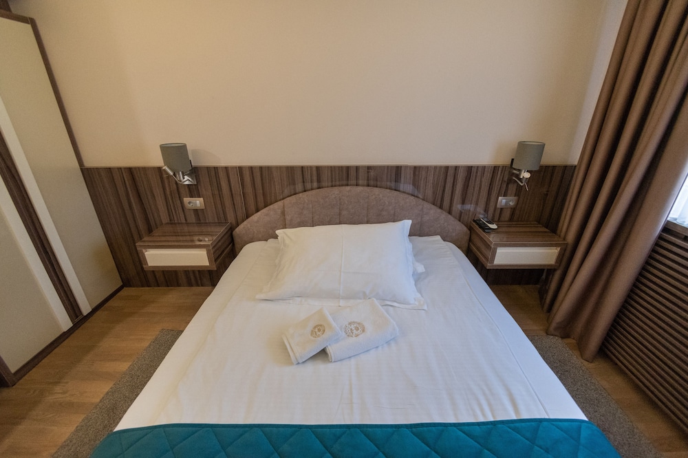 Economy Twin Room photo 2