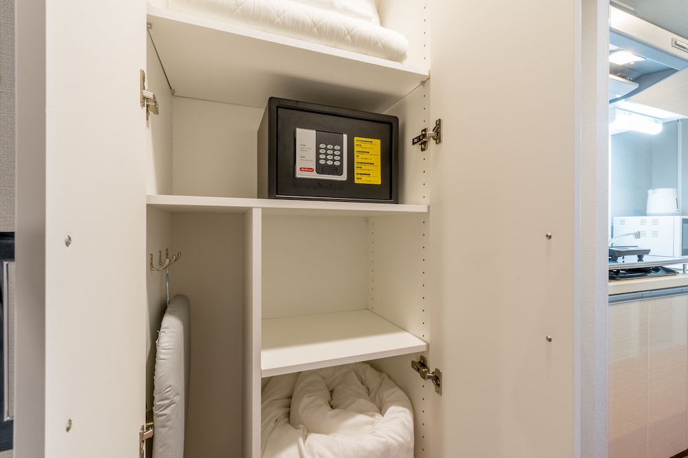 Standard Twin for 4, Non Smoking - Photo 10