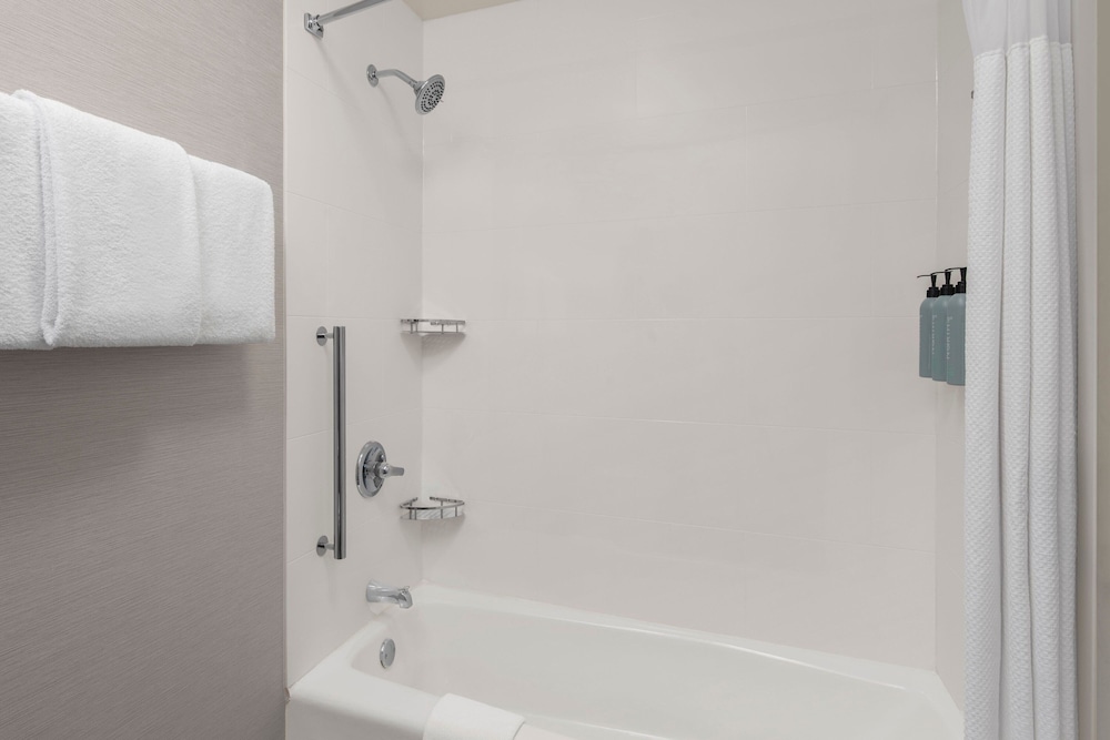 Suite, 2 Double Beds - Photo 14