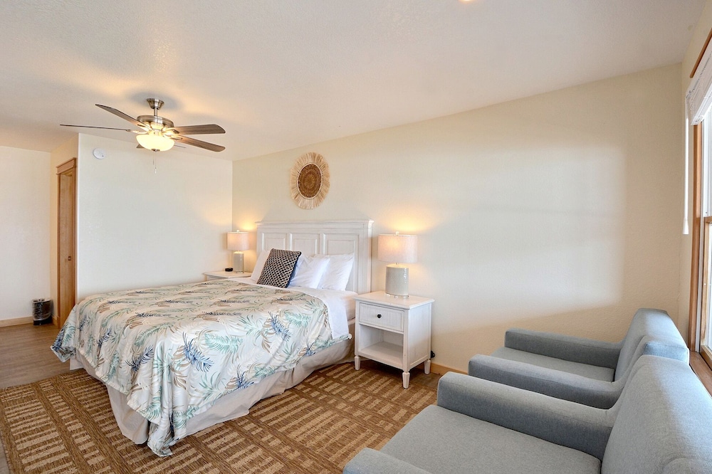 Superior Room, 1 King Bed, Ocean View, Executive Level photo 2