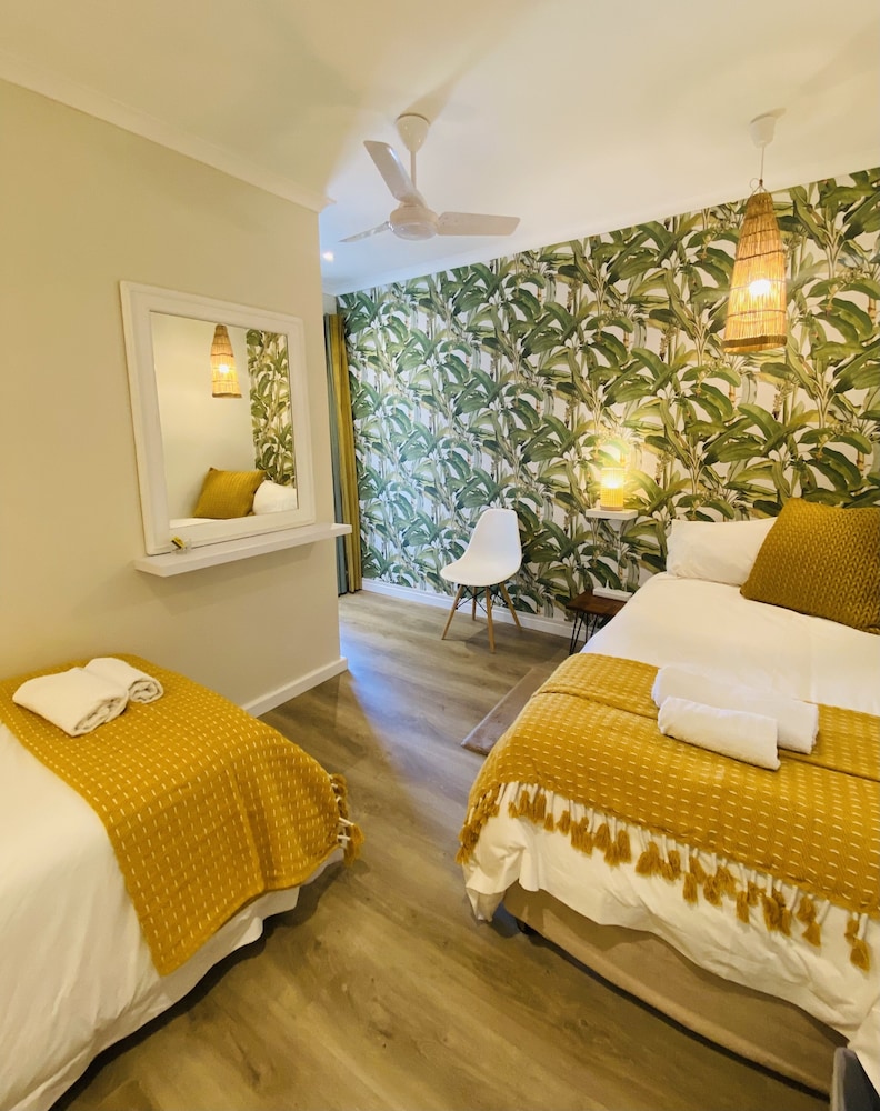 Twin Room - Photo 2