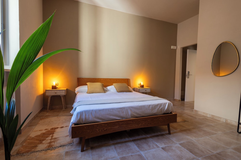 Suite, City View