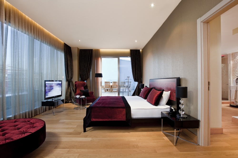 Presidential Room, 1 King Bed, Non Smoking photo 2