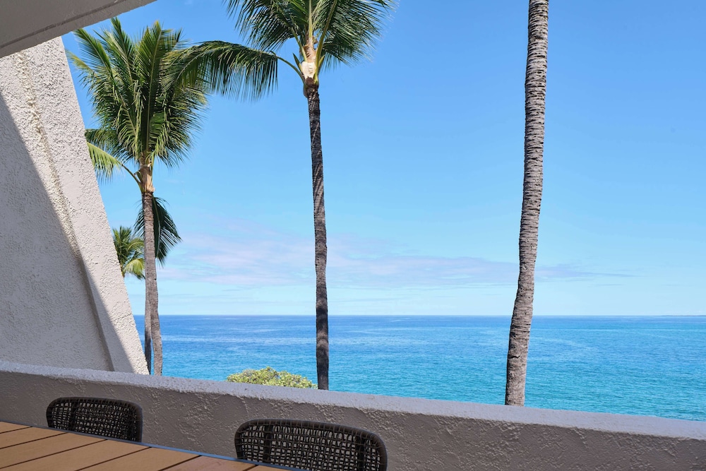 Club Suite, 1 King Bed With Sofa Bed, Oceanfront