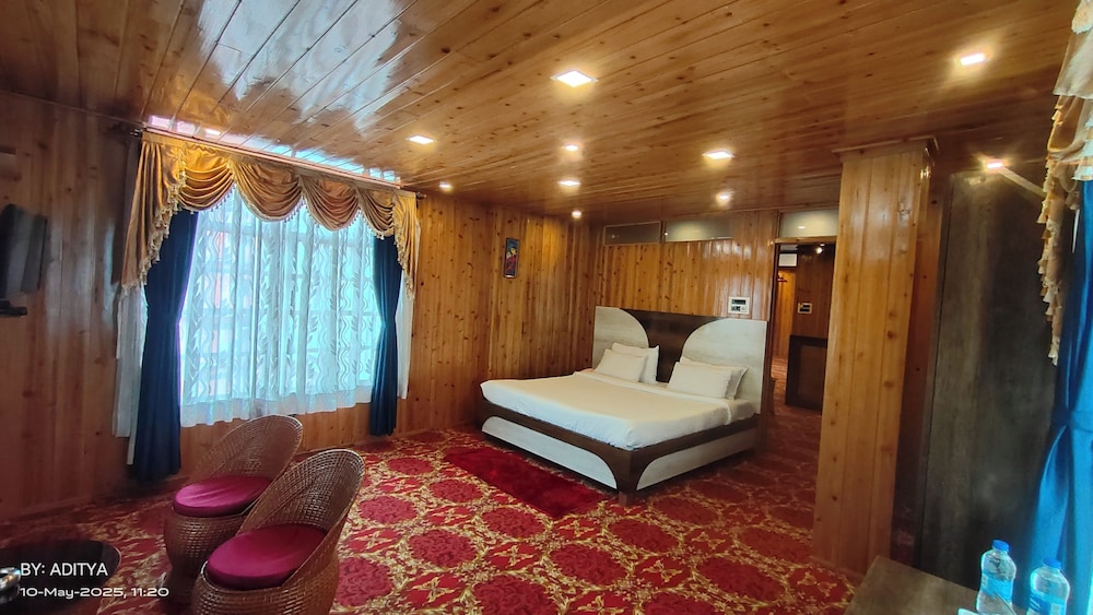 Superior Suite, Valley View