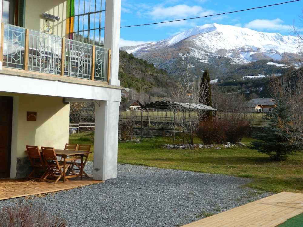 Family Condo, 1 Bedroom, Balcony, Mountain View (Larche) photo 2
