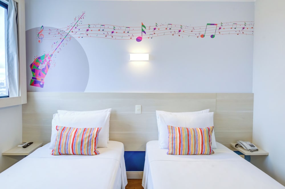 Standard Twin Room - Photo 4