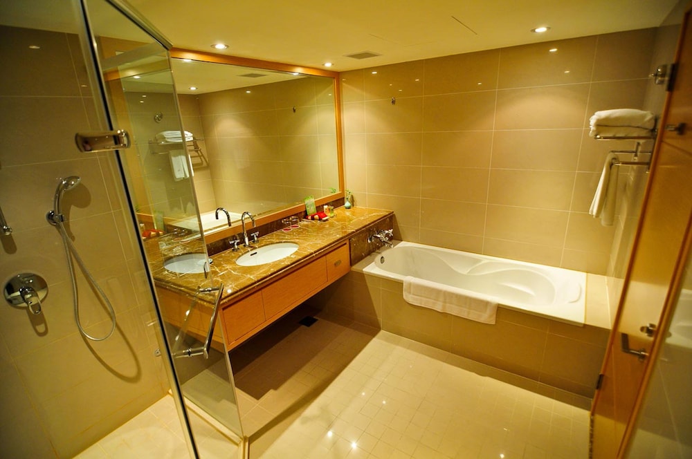 Economy Quadruple Room, 2 Double Beds - Photo 4
