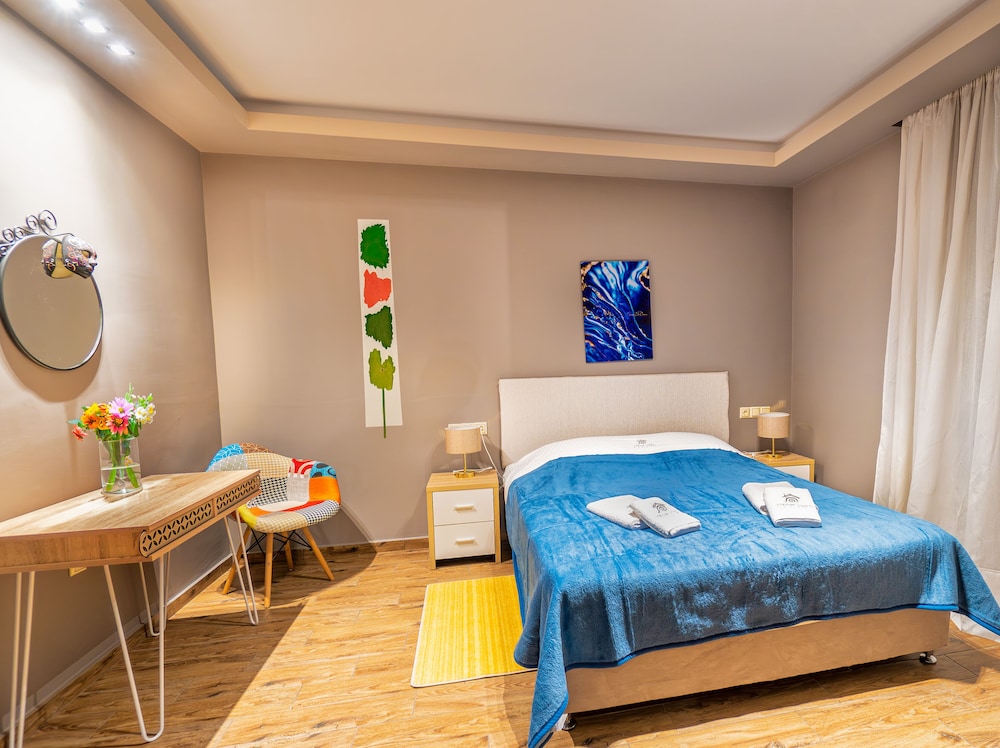 Suite, 1 Bedroom, Balcony photo 3