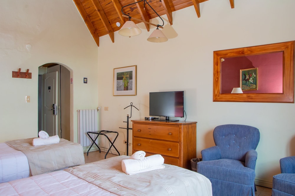 Economy Double or Twin Room photo 2