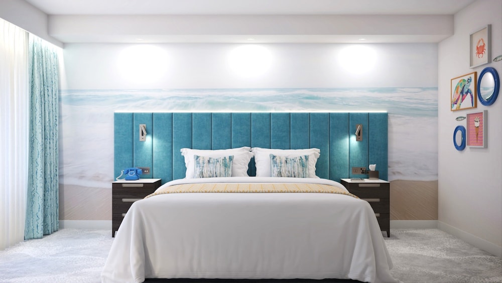 Suite, 1 King Bed, Sea View