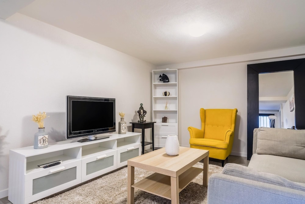 Apartment photo 2