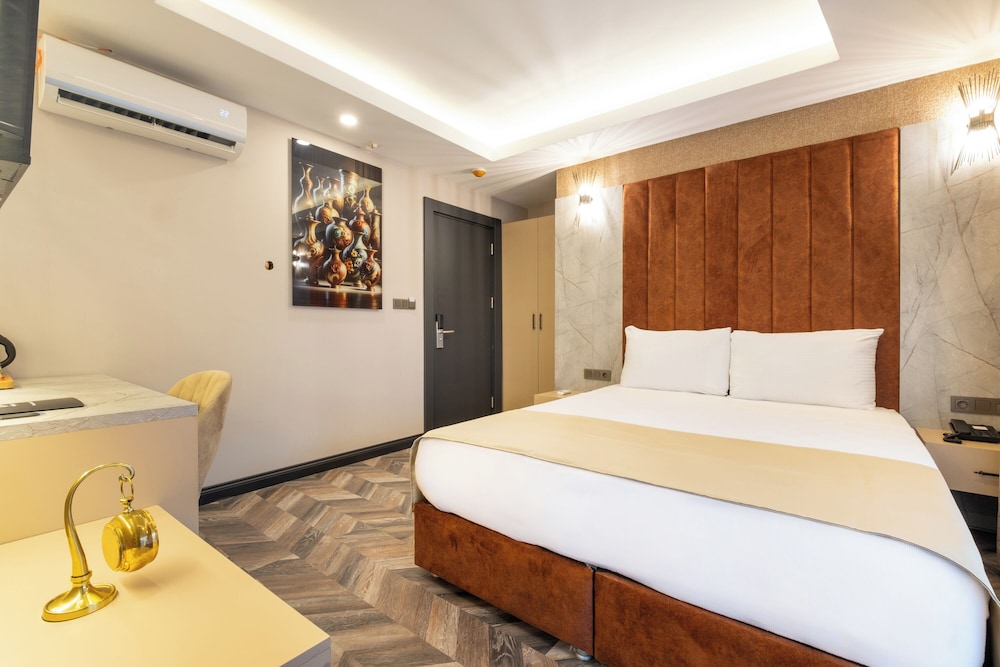 Classic Double Room, City View photo 3