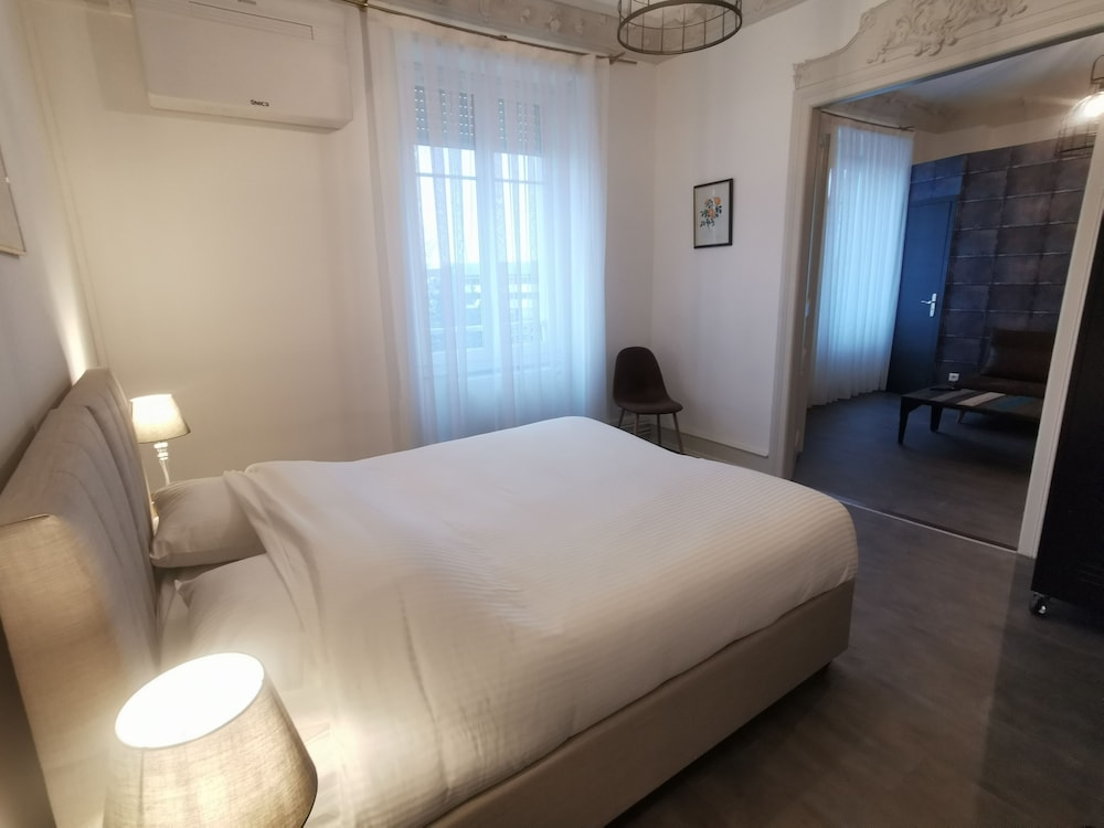 Hipster Suite (7)