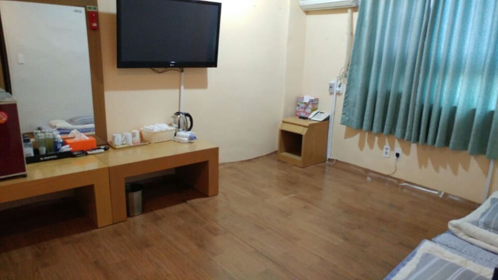 Room (Korean Style_Ondol) photo 3