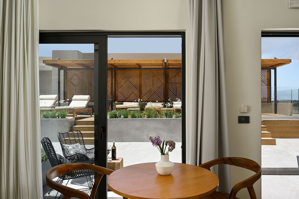 Family Room - Photo 12