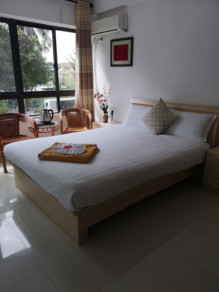 Deluxe Room, 1 Queen Bed, Non Smoking