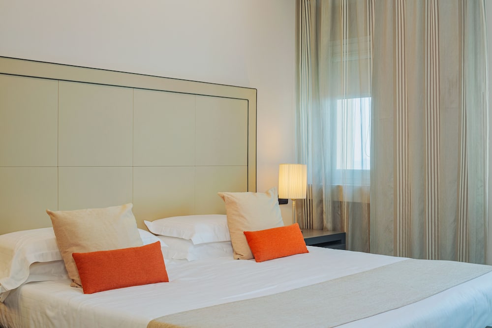 Junior Studio Suite, Partial Sea View