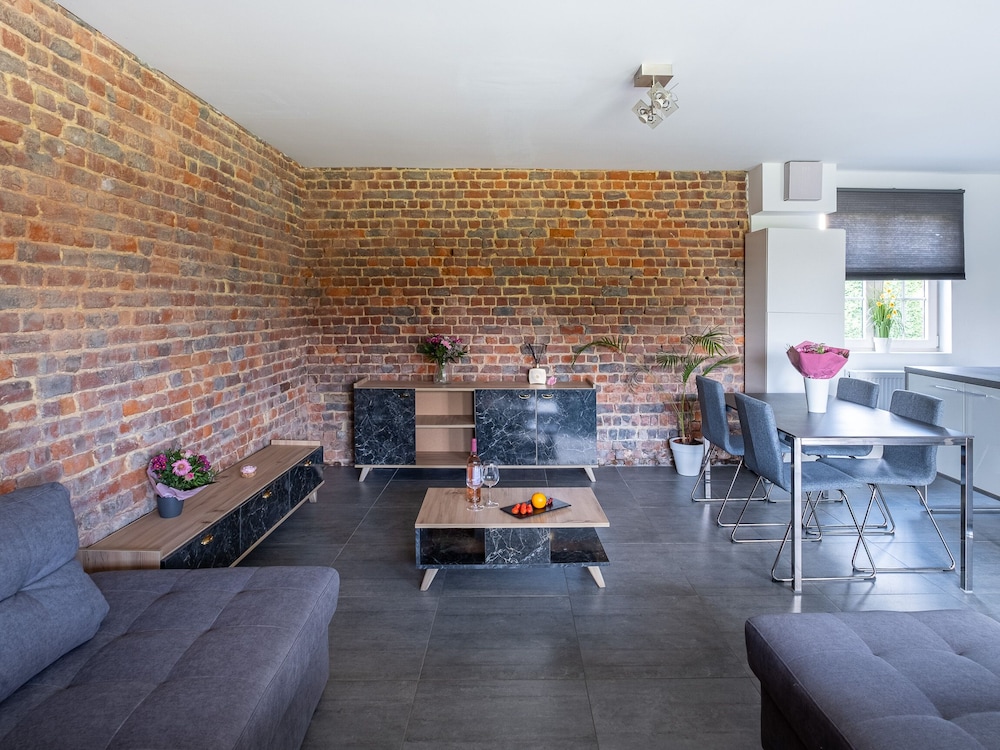 Grand House photo 2