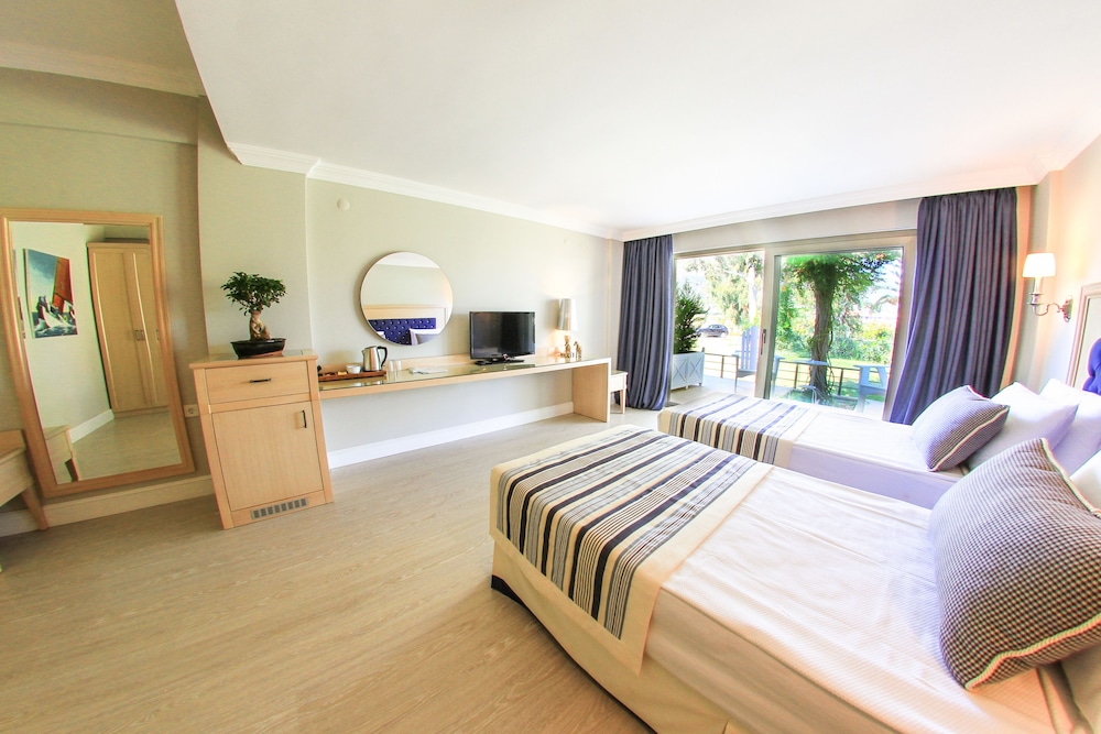 Superior Room, Garden View