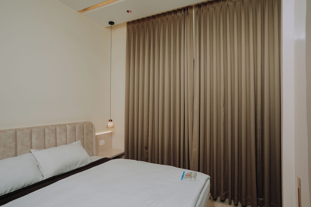 Junior Suite, City View