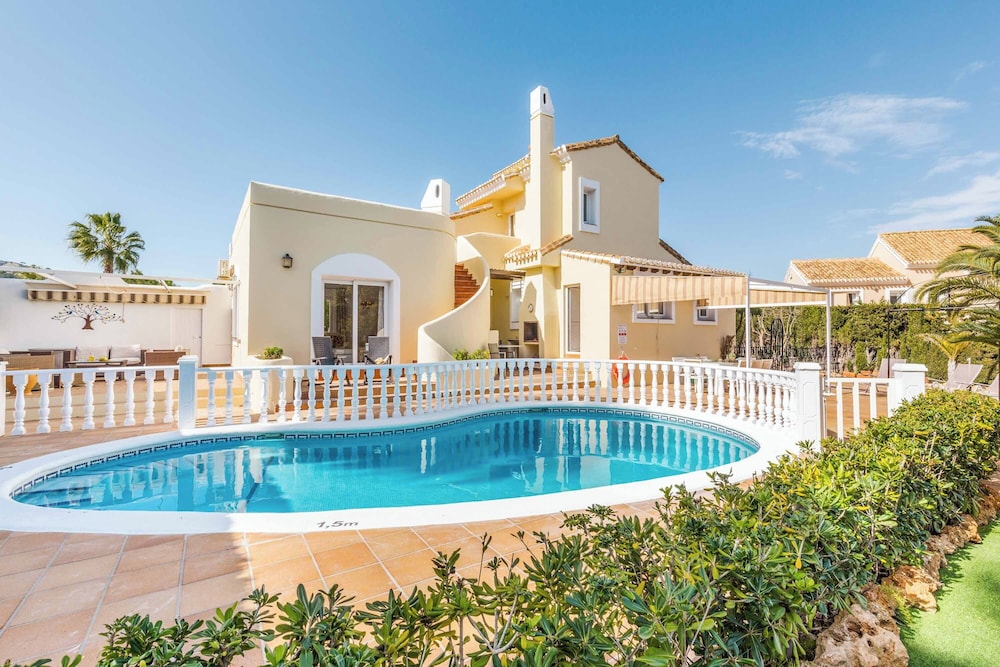 Villa (4 Habitaciones)