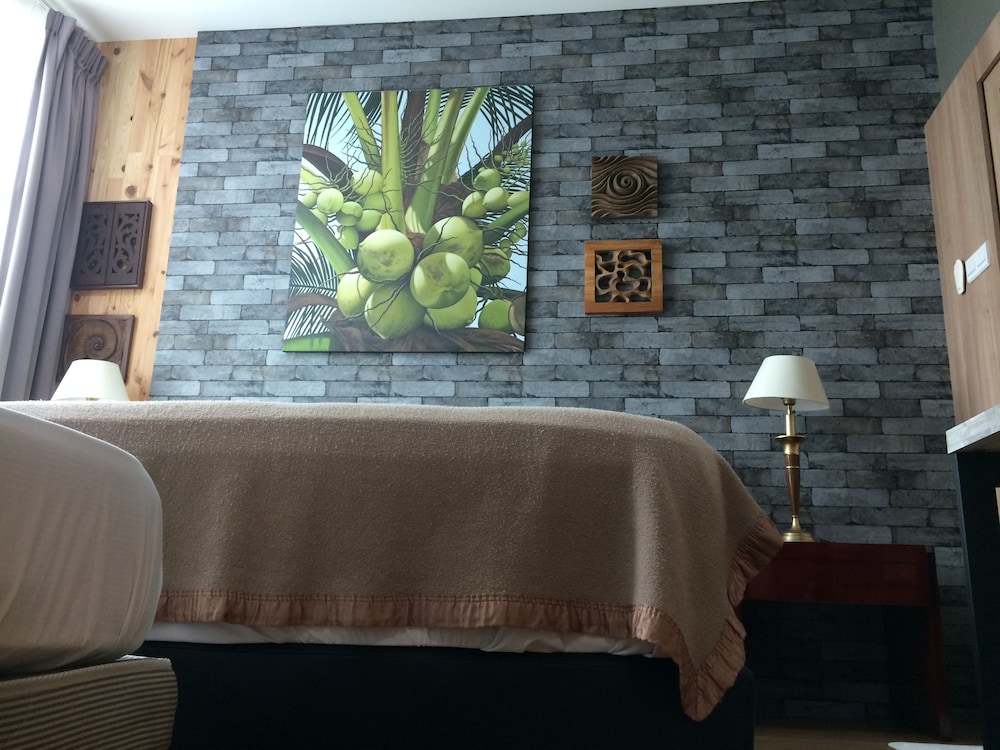 One Bedroom photo 3