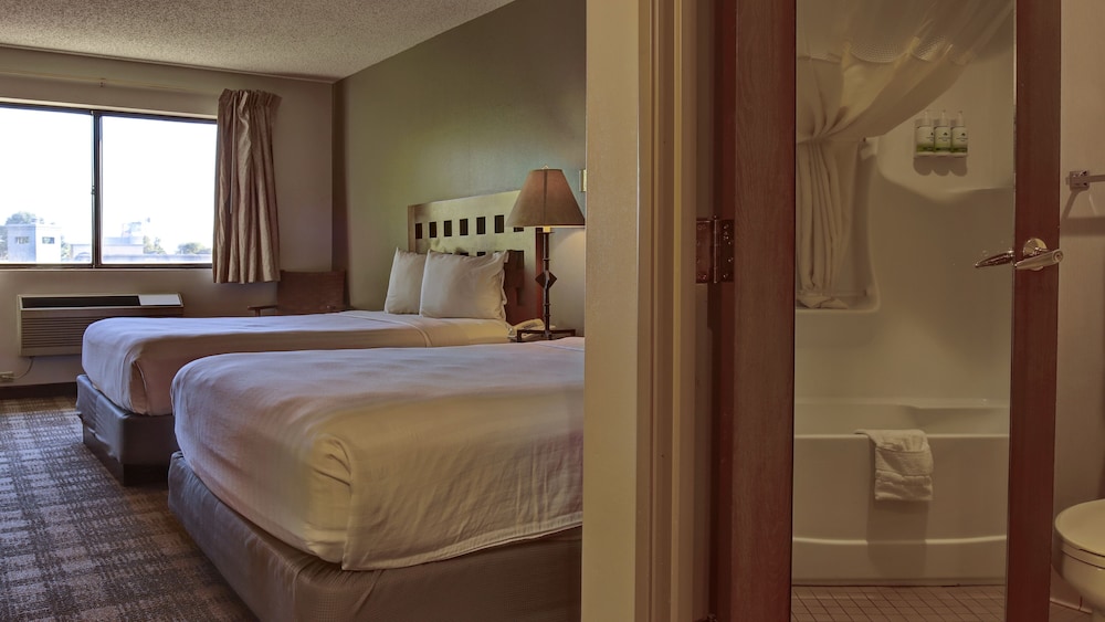 Standard Room, 2 Double Beds, Accessible photo 2