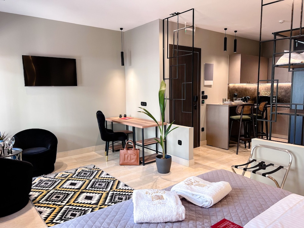 Executive Studio Suite, City View photo 3