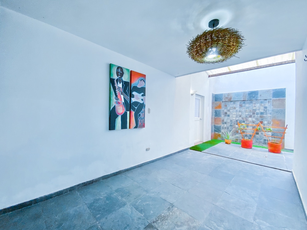 Family House - Photo 6