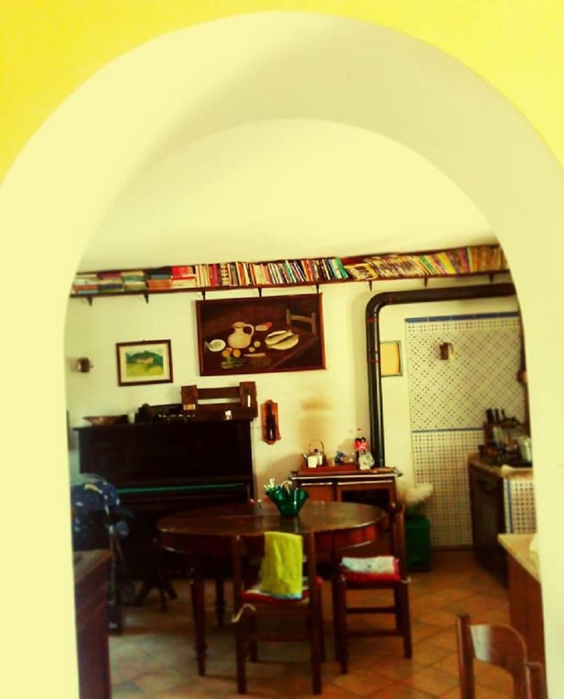 House, 4 Bedrooms, Garden View photo 2