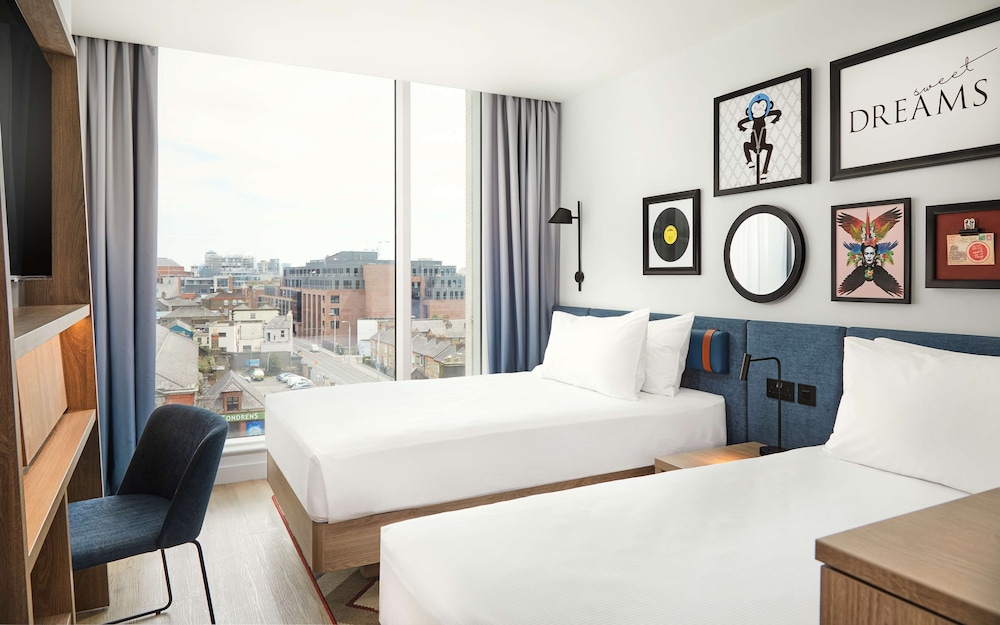 Twin Room, 2 Twin Beds, City View