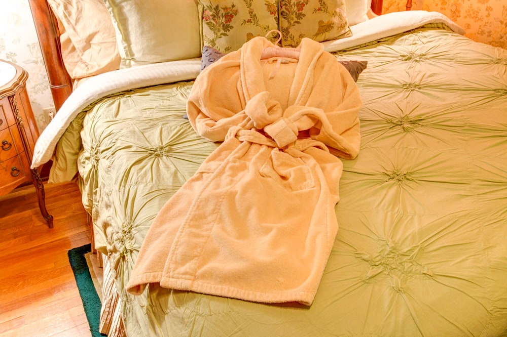 Emerald Room photo 3