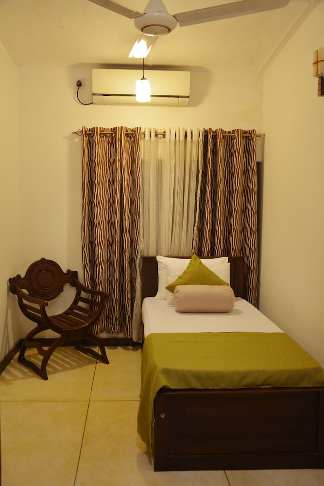 Single Room photo 1