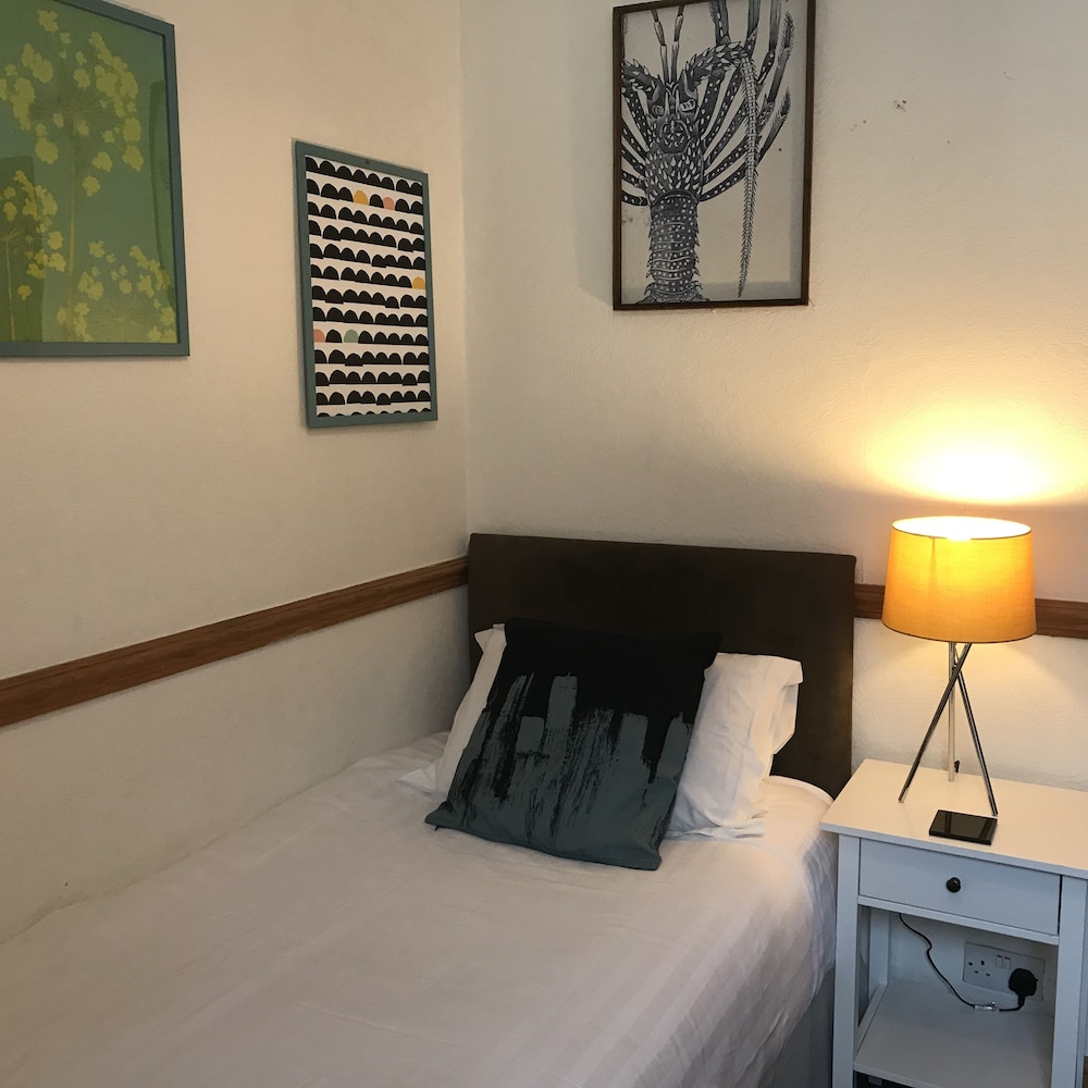 Single Room photo 2