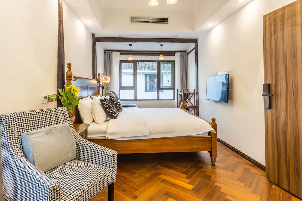 Deluxe Double Room, 1 Bedroom, Ensuite photo 3