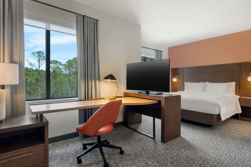Studio, 1 King Bed with Sofa bed (Mobility Accessible, Tub)