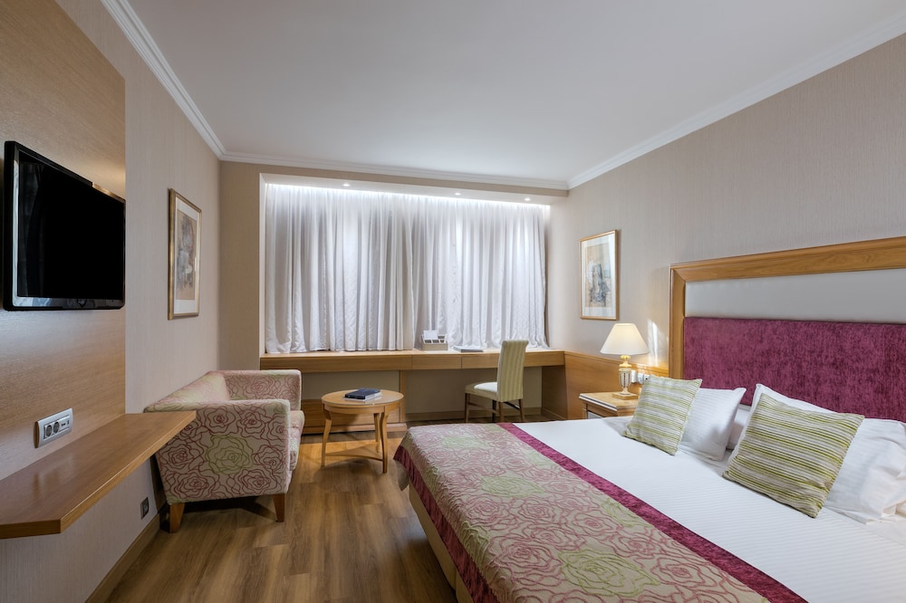 Essential Room - Photo 1