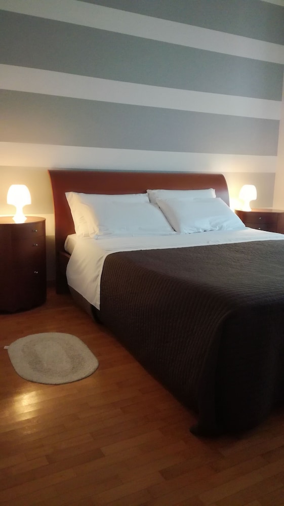 Economy Room, 1 Bedroom, Non Smoking, Bathtub