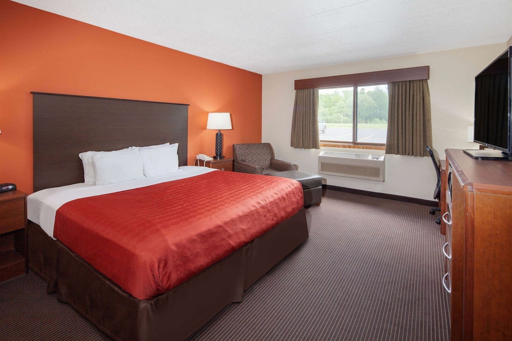 Room, 1 King Bed, Accessible, Non Smoking (Lake View) photo 2