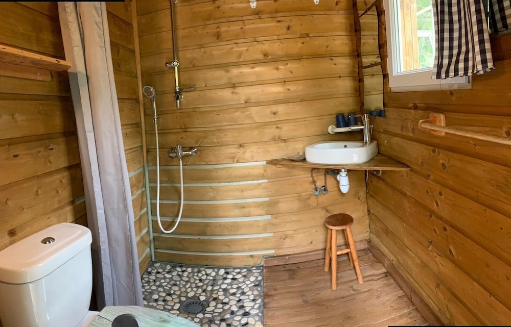 Standard Tent, Multiple Beds, Garden View photo 3