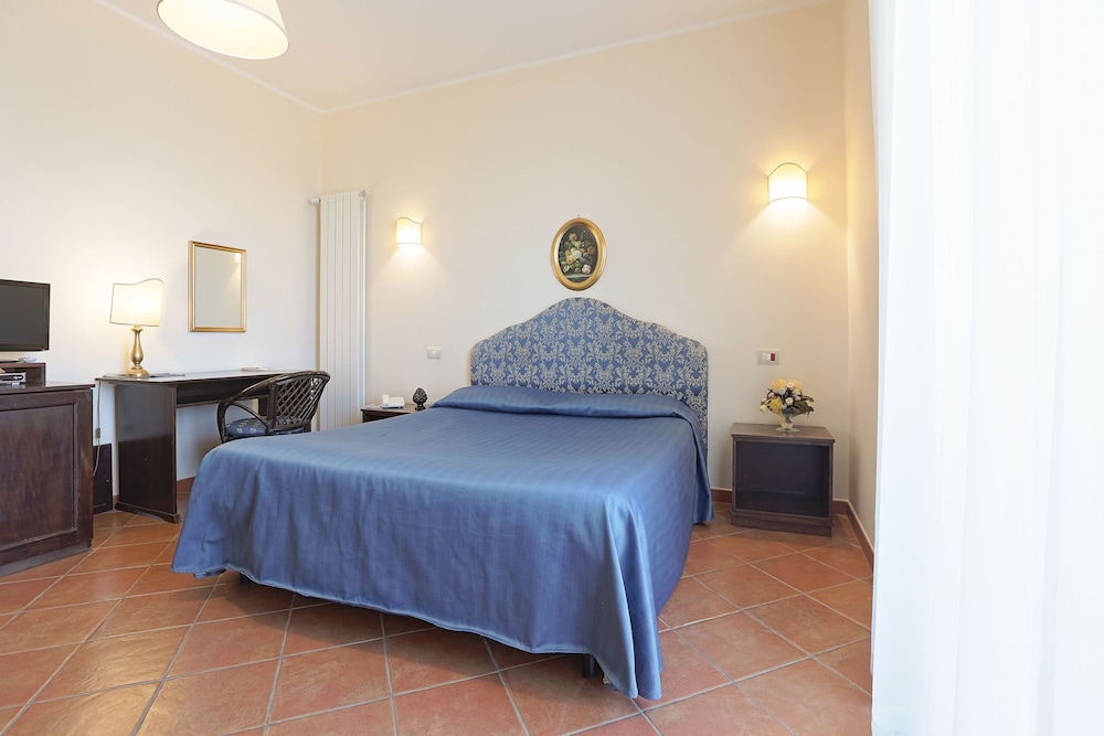 Standard Double Or Twin Room photo 2