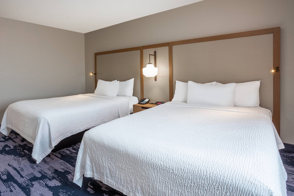 Room, 2 Queen Beds - Photo 4