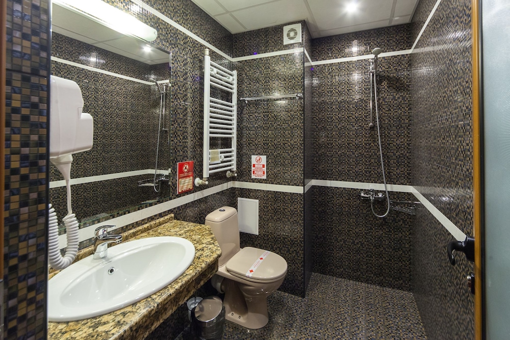 Standard Double or Twin Room photo 2