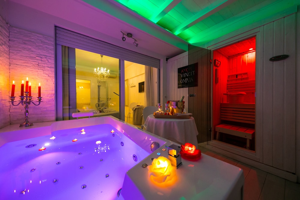 Suite private terrace and external jetted tub + External Sauna photo 1