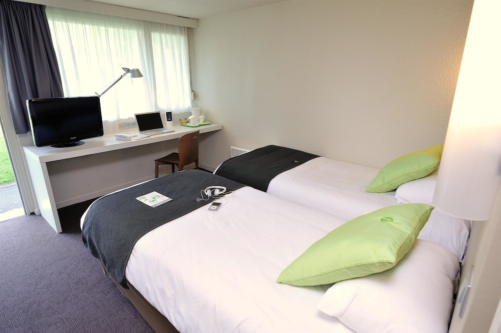 Standard Room, 2 Twin Beds photo 2