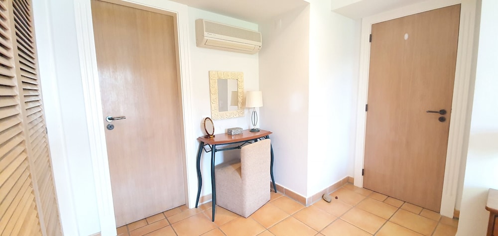 Apartment, 2 Bedrooms, Pool Access, Pool View photo 1