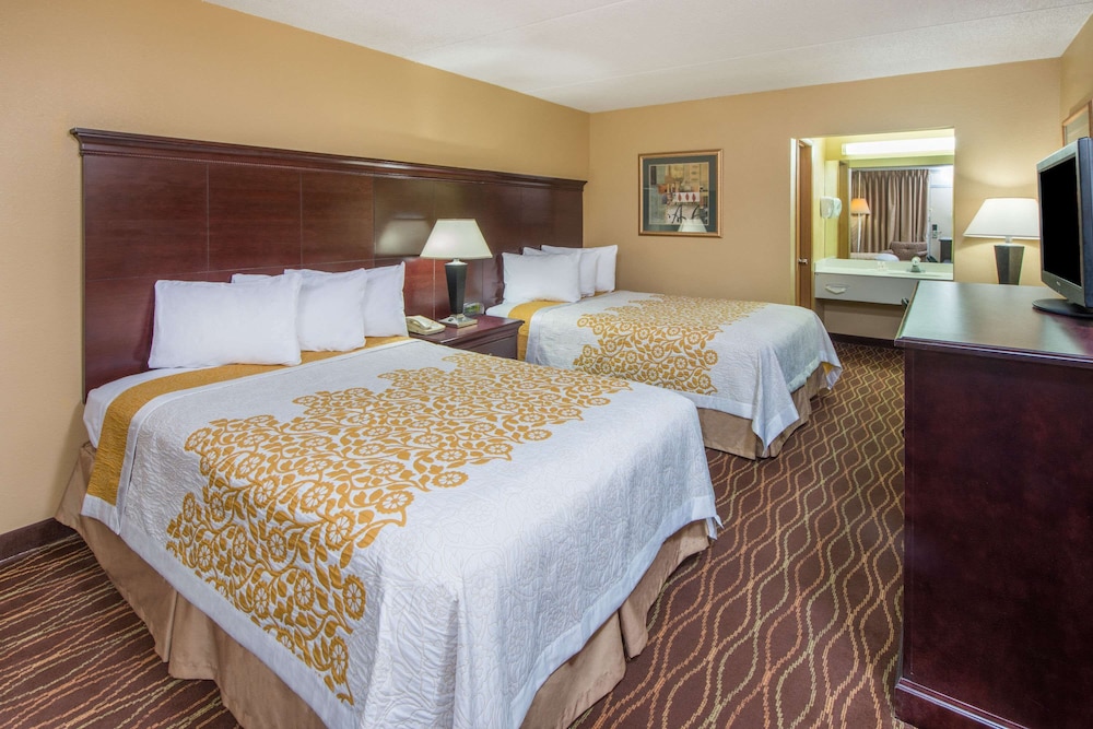 Double Room, 2 Double Beds - Photo 2