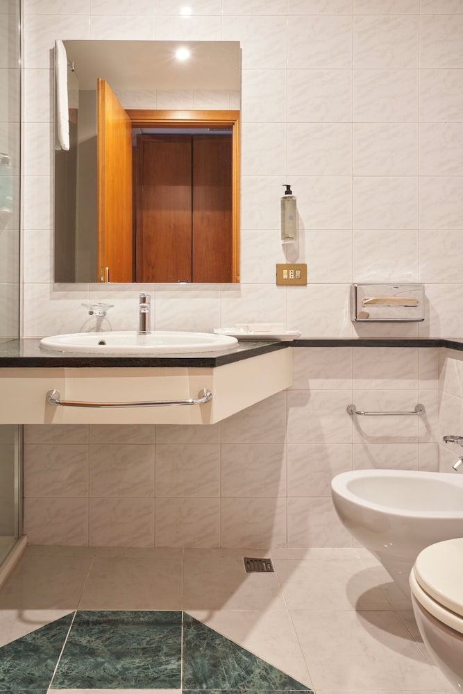 Double Room - Photo 6