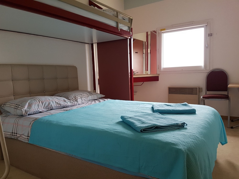 Triple Room, Shared Bathroom